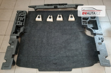 Kompletní podlaha kufru 